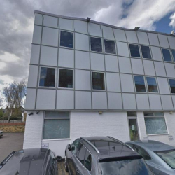 Executive office to lease in Teddington