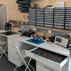 Executive suite to hire in Leigh