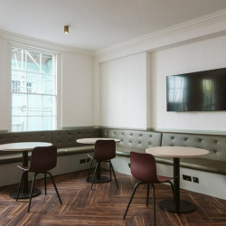 Office suite to rent in London