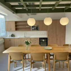 Office accomodations to rent in London