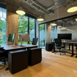 Offices at 13, 19, Neue Rothofstraße