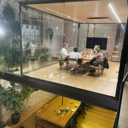 Exterior image of 15a Clerkenwell Close