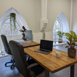 Serviced office to lease in Bristol