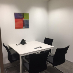 16 Place de l'Iris, Tour CB21 executive suites