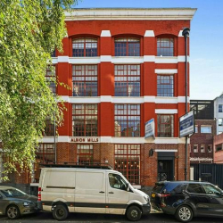 Serviced office - London
