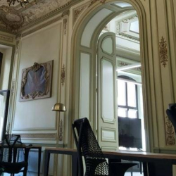 Executive suite to let in Marseille