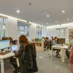 Exterior view of 18 Rue d'Hauteville