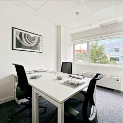 Offices at 2-16 Ronda del Poniente