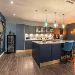 Executive office centre to rent in London