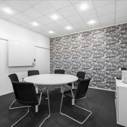 Serviced office to lease in Bracknell