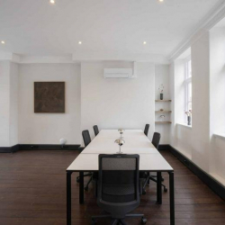 Serviced office centre to let in London