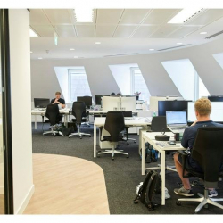 Serviced office to let in London