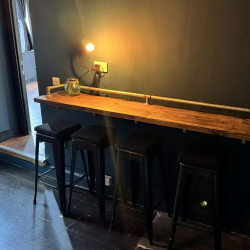 Exterior view of 208, Archway Road