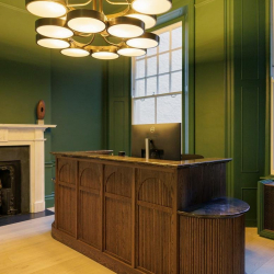 Office suite to lease in London
