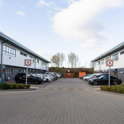 Serviced office to lease in Croydon