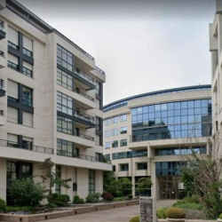 Office accomodations in central Issy-Les-Moulineaux