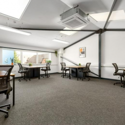 Serviced office to lease in Reading