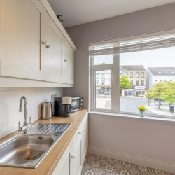 Exterior view of 22b, High Street