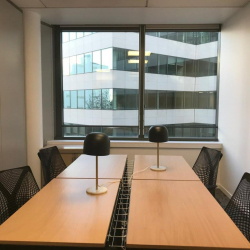 Office suite to hire in Issy-Les-Moulineaux