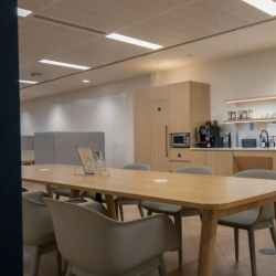 Office suites to rent in London