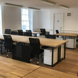 Office suite to let in London