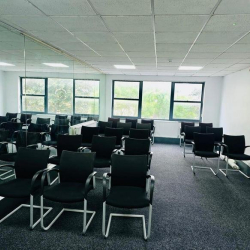Office spaces to rent in Luton