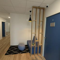 Office spaces to lease in Venelles