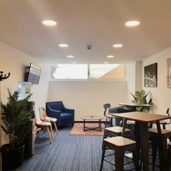 Office accomodations to let in Walton-on-Thames