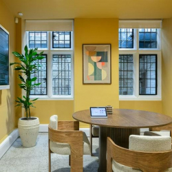 Serviced office to let in London