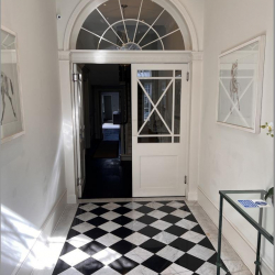 4, Fitzhardinge Street