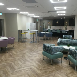 Serviced office to lease in Torquay