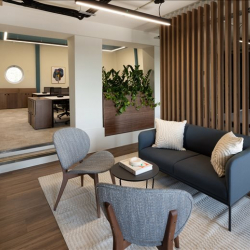 Office suite to let in London