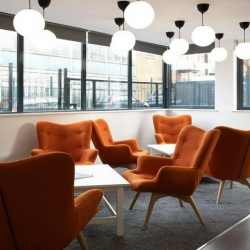 Serviced office to let in Farnworth