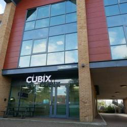 Office accomodations to rent in Borehamwood
