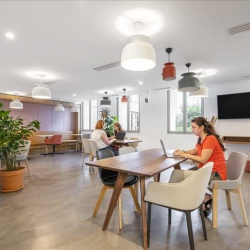 Executive office to let in Paris