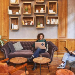 Executive suite to lease in Bagnolet (France)