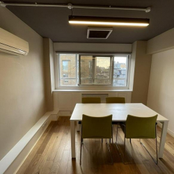 Serviced office to let in London