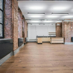 Office suite to let in London