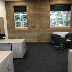 Serviced office to let in Oadby