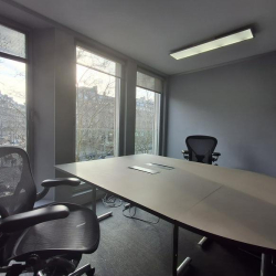 Office accommodation to lease in Paris