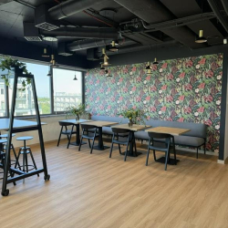 69, Aleja Niepodległości office accomodations