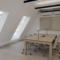 Office suite to lease in London