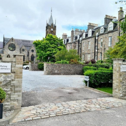 7 Queen's Gardens