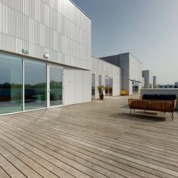 Exterior image of 77 Boulevard De Stalingrad