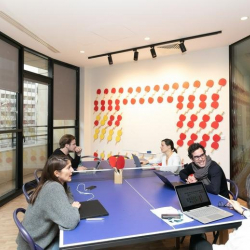 Office accomodation to let in Neuilly-sur-Seine