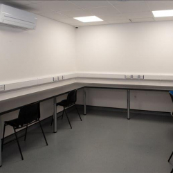Office accomodation to hire in Brentford