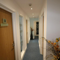 Serviced office to lease in Loughton