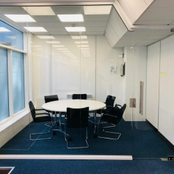 Executive office to let in London