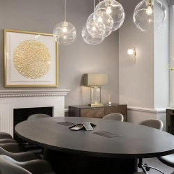 Office suite to rent in London