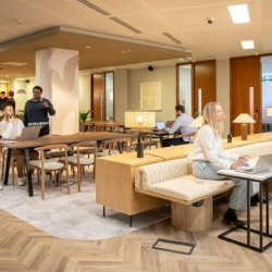 Office accomodation to lease in London